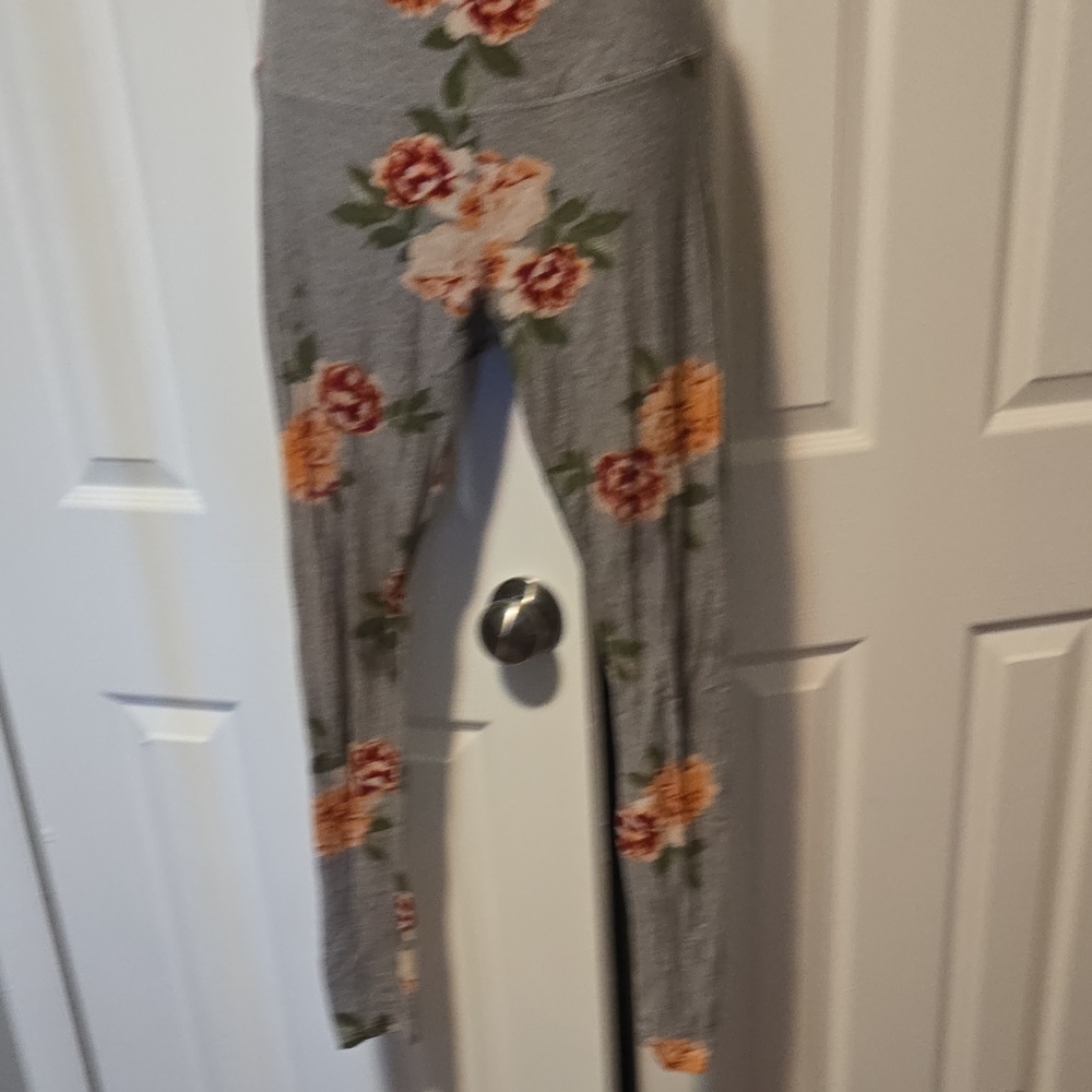 Justify Gray Floral Leggings